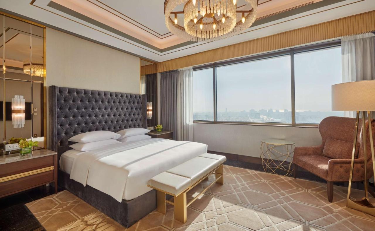 Grand Hyatt Al Khobar Hotel And Residences Dış mekan fotoğraf A bedroom at the hotel